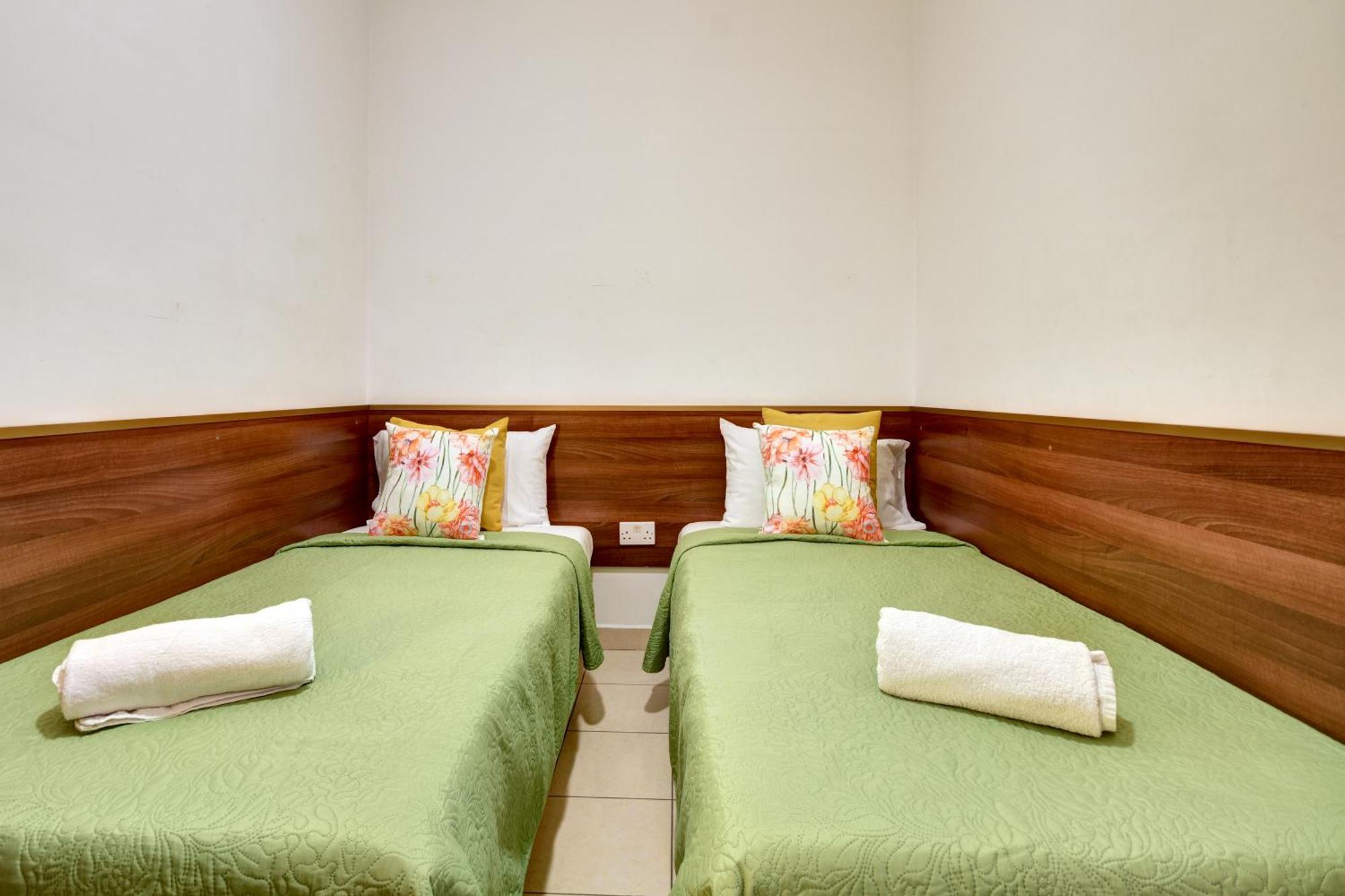 Morina Court - Seaview Apartments And Penthouse In St Julians By Shortletsmalta Saint Julian's Ngoại thất bức ảnh