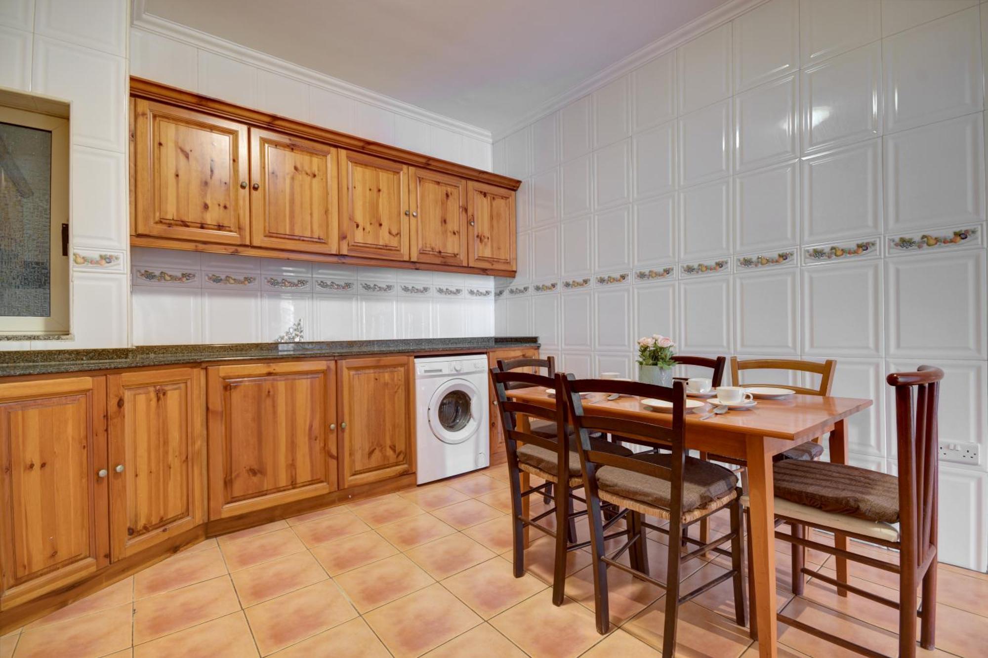 Morina Court - Seaview Apartments And Penthouse In St Julians By Shortletsmalta Saint Julian's Ngoại thất bức ảnh