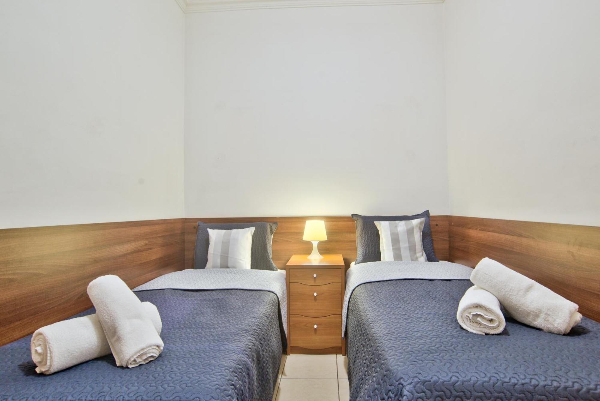 Morina Court - Seaview Apartments And Penthouse In St Julians By Shortletsmalta Saint Julian's Ngoại thất bức ảnh